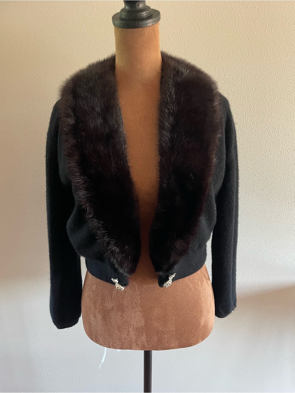 Vintage 1950’s or 1960’s Bobbi Kay 100% virgin cashmere black cropped cardigan